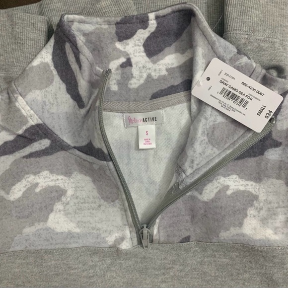 Flirtitude Gray Camouflage Mock Neck Quarter Zip Pullover Sweatshirt Small - Picture 6 of 8